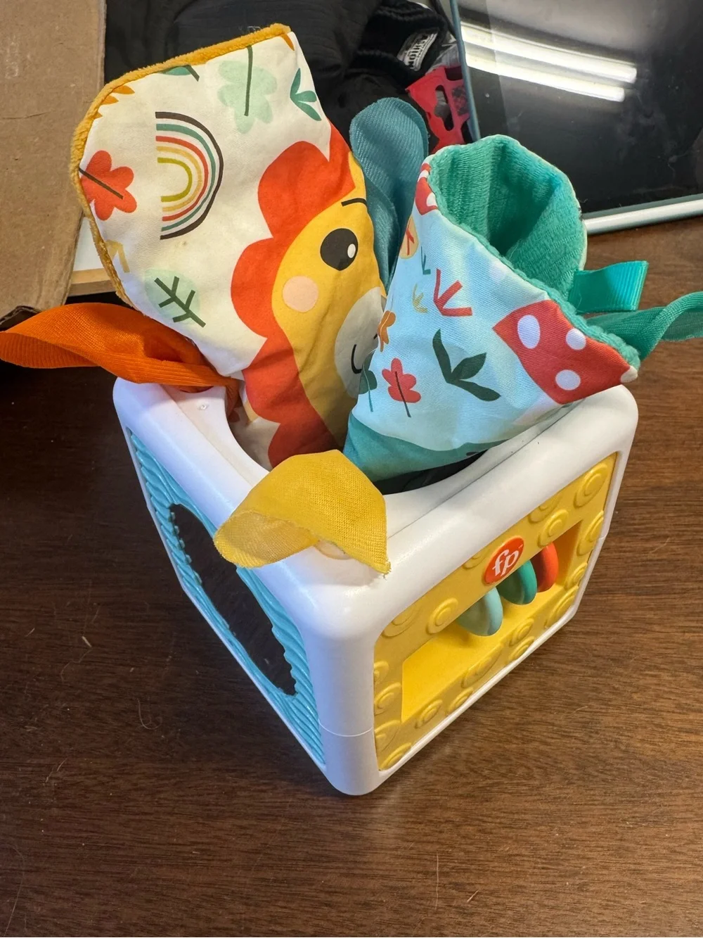 Fisher-Price Tissue Fun Activity Cube